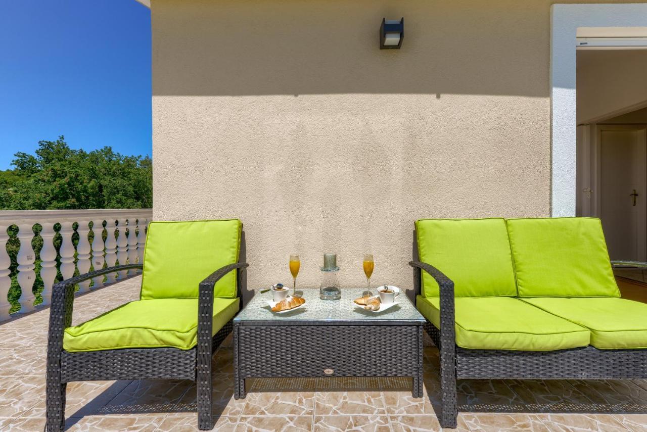 Appartamento Haus Lilli Mit Pool Ražanac Esterno foto